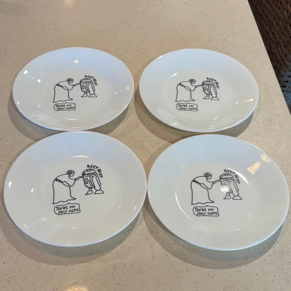 Princess Leia & R2D2 Salad/Appetizer Plates - Set of 4 - Picture 1 of 5
